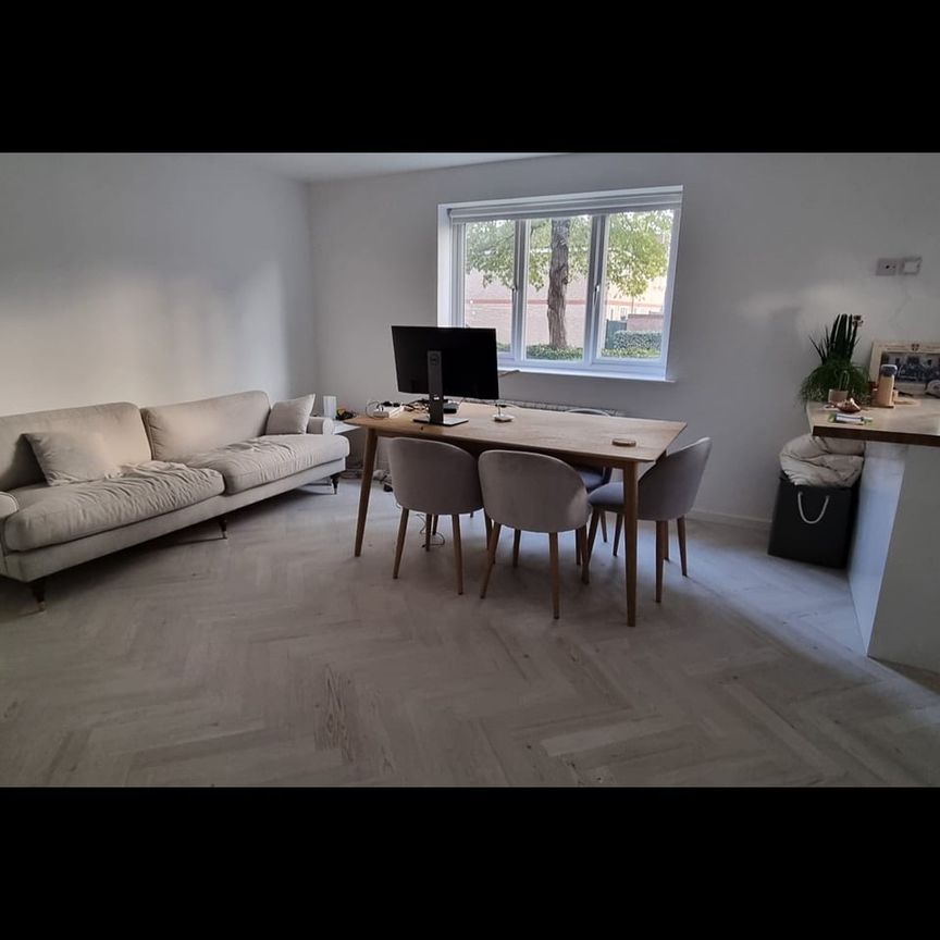 1 Bed Flat, Telegraph Place, E14 - Photo 1