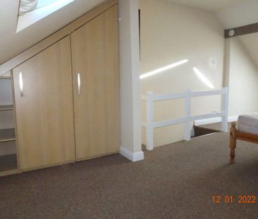 3 bedroom terraced house to rent - Photo 6