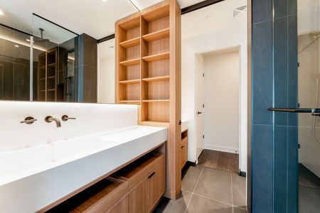 For Lease - 55 Charles Street Unit# 4207, Toronto, Ontario - Photo 3