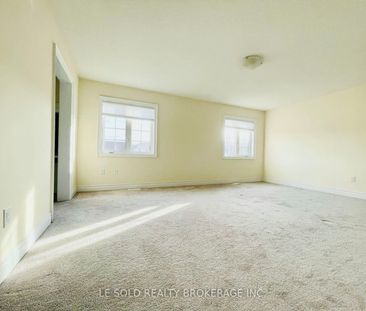 Detached Home For Lease | X8113152 - Photo 2