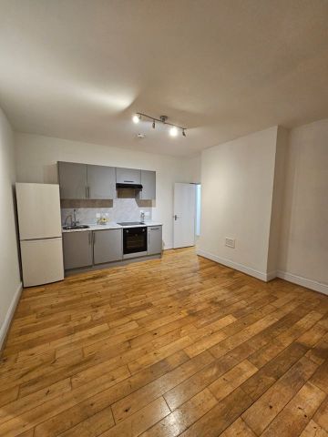 2 Bed Flat, Park Lane, CR0 - Photo 4