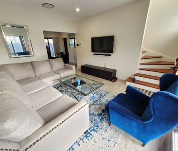 Like Brand New Townhouse for Rent in Lurnea - Photo 3