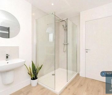 1 bedroom in a house share to rent - Photo 6