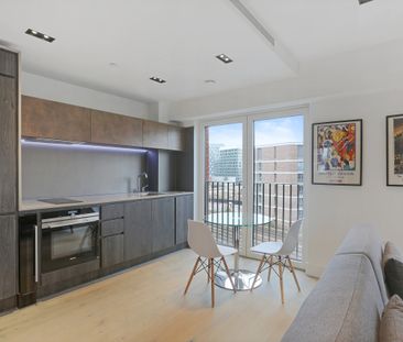 Studio Flat, Exchange Gardens, SW8 - Photo 2