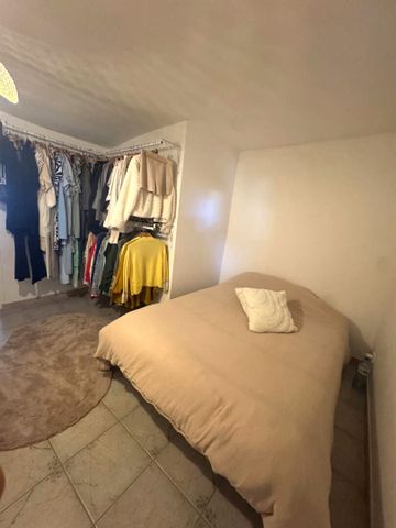 EYRAGUES - Maison de village avec 3 chambres et cour., - Photo 3