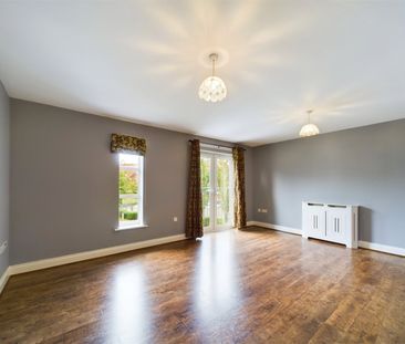 5 bedroom House in Kingsquarter, Maidenhead - Photo 2