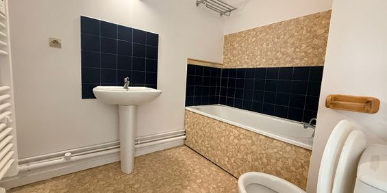 Location Appartement 1 pièce 32m² - Photo 3