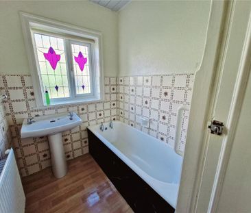 4 bedroom semi-detached house to rent - Photo 4