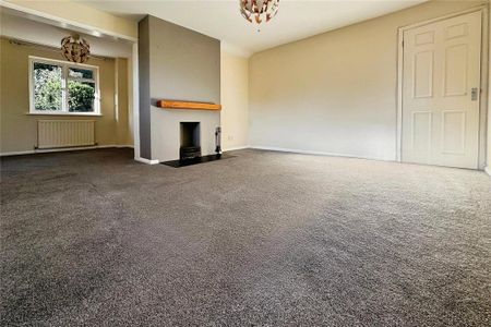 4 bedroom detached house to rent - Photo 2