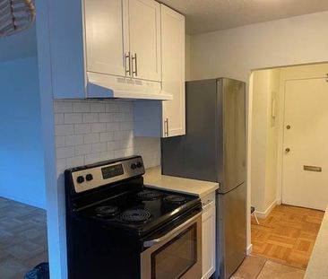 / 1br - 613 sf KITSILANO - 1 BR + 1 BATH pet friendly - Photo 2