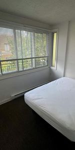 GHETTO MCGILL- 3 ½ RÉNOVÉ & MEUBLÉ – 1 CHAMBRE FERMÉE - Photo 3