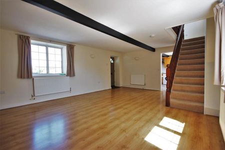 3 bedroom semi-detached house to rent - Photo 4