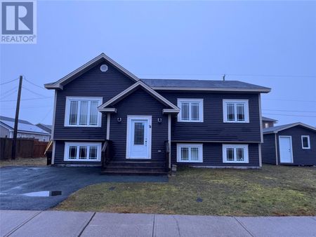 31 Kenai Crescent, St. John's, Newfoundland & Labrador - Photo 3