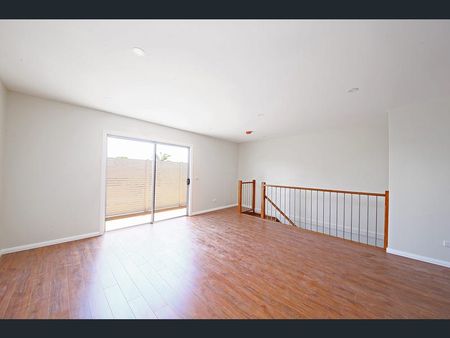 Modern 2-Bedroom Townhouse in St Albans - $530/week - Photo 5