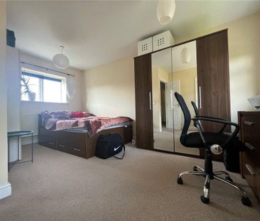 Glebe Way, Hanworth, Middlesex, TW13 6HH - Photo 4