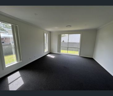 18 Kurrajong Cres, Tahmoor, NSW 2573 - Photo 5