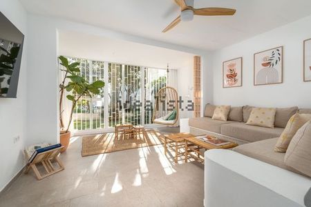 Alquiler de chalet adosado en Camino Sendero de Calypso s/n - Photo 3