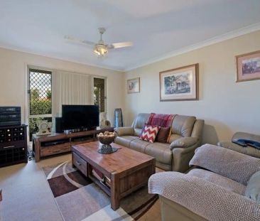 “Comfortable Family Living in a Quiet Court Location” - Photo 1