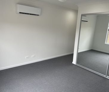 Stylish, Modern & Compact Family Home - Photo 1