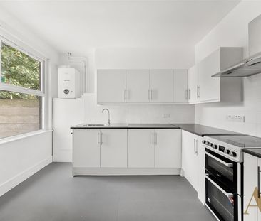 Forest Gardens, London - Photo 4