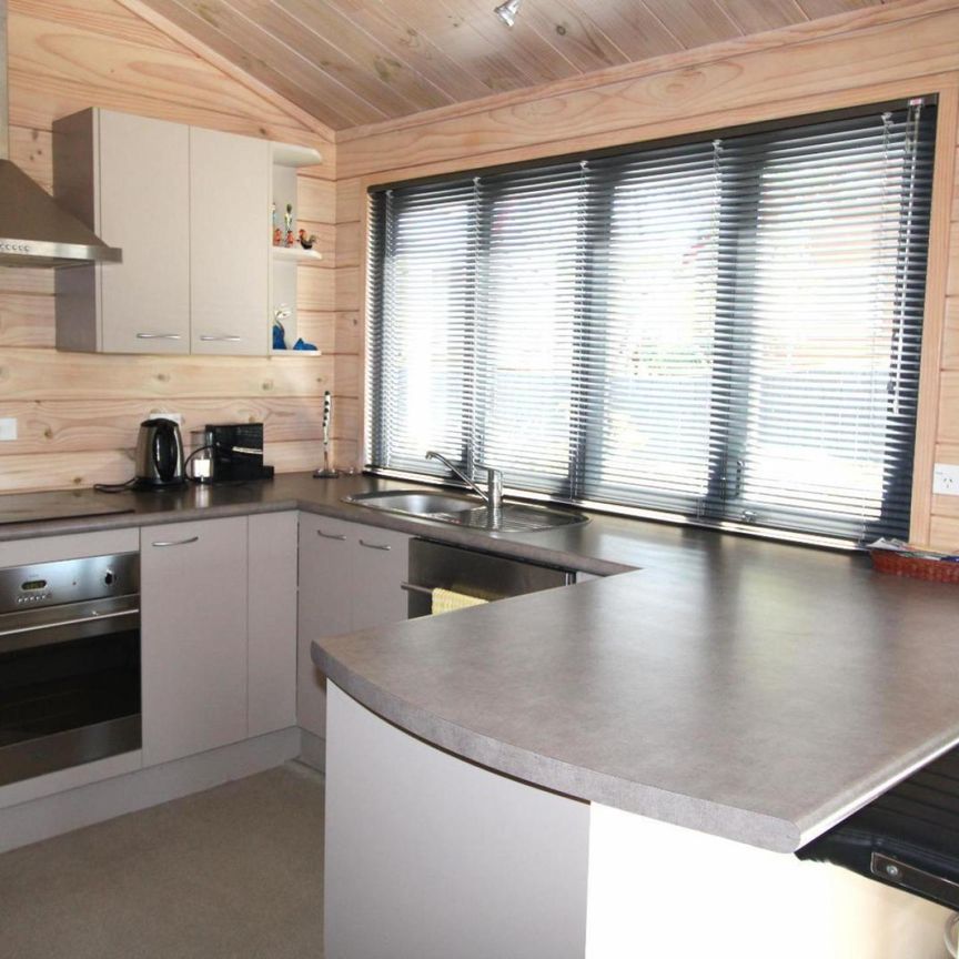 Kenwood Beach House - Photo 1