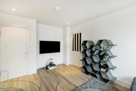 1 bedroom flat to rent - Photo 2