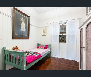 Charming 3-Bedroom Home on the Edge of the CBD – Character & Access... - Photo 3