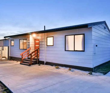 Beautiful 3 Bedroom + 2 Utility Rooms - Photo 4