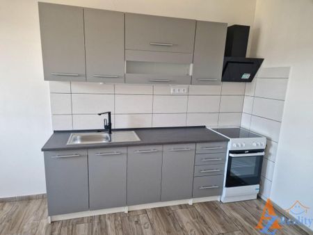 Pronájem bytu 3+1 80 m2 - Fotografie 3
