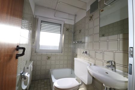 * 4 ZIMMER, TERRASSE, IN OPPUM - 4 ZI, 4.Etage, WBS erforderlich / renovierungsbedürftig, Garage * - Photo 5