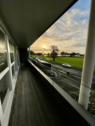 2 bedroom apartment with parkside panorama - Photo 3