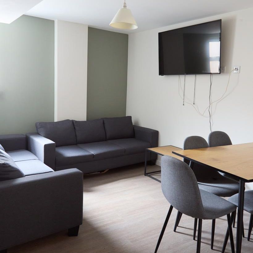 5 bedroom flat to rent - Photo 1