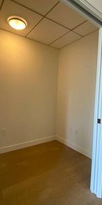 1 bed & den unit for rent, close to Canada Line - Photo 4