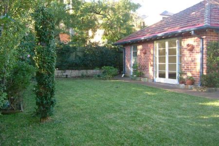 Charming Family Home Moments Away From St Ignatius College - Photo 4