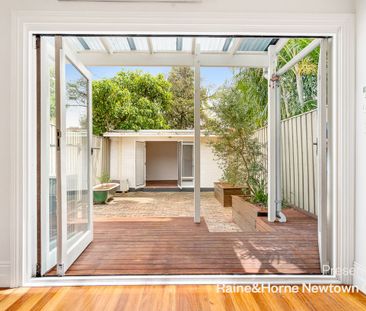 Oasis of charm offering 3 beds plus separate studio - Photo 5