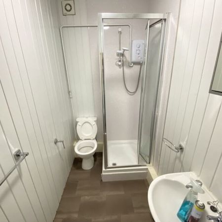 3 Bed Student Accommodation - Photo 4