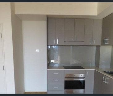 Stylish 2x2 Apartment with Balcony & Great Amenities - Photo 4