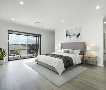 EXECUTIVE FAMILY HOME WITH MULTIPLE LIVING AREAS !!! - Photo 4