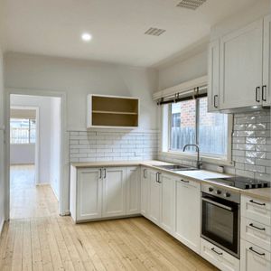 Cheltenham - Photo 2