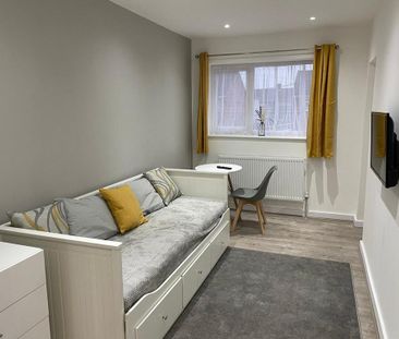 1 bedroom semi-detached house to rent - Photo 2