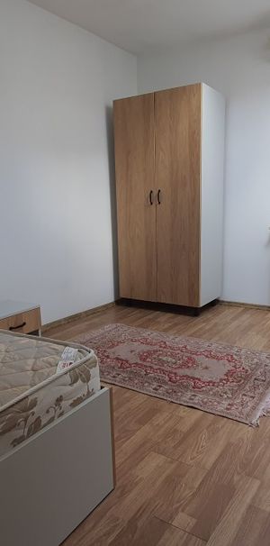 CHEAP APARTMENTS: apartment for rent in the center of Cluj-Napoca, 5 minutes’ walk from the University of Medicine and Pharmacy and 5 minutes’ walk from the University of Agricultural Sciences and Veterinary Medicine, consisting of kitchen, bedroom and bathroom. - Fotografie 1