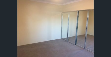 FAMILY HOME IN GREAT LOCATION - Photo 4