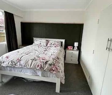 Delightful two-bedroom home - Photo 3