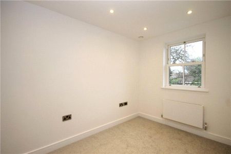 4 bedroom semi-detached house to rent - Photo 4