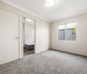 MOVE IN READY - FULLY FURNISHED AND EQUIPPED - Photo 5