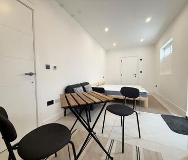 Studio to rent - Photo 2