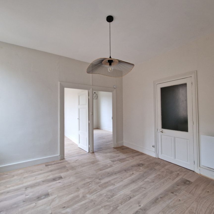 Location Appartement 3 pièces 45m² COUZON AU MONT D OR 69270 - Photo 1