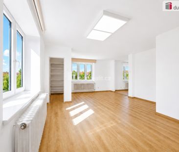 Pronájem bytu 4+1 96 m², Na hlavní 89, Praha - Photo 1
