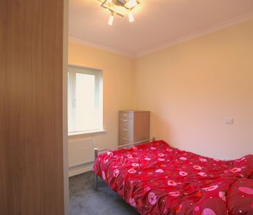 2 Bed Flat, Christopher Court, NW4 - Photo 6