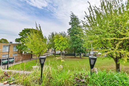 2 bedroom maisonette to rent - Photo 3